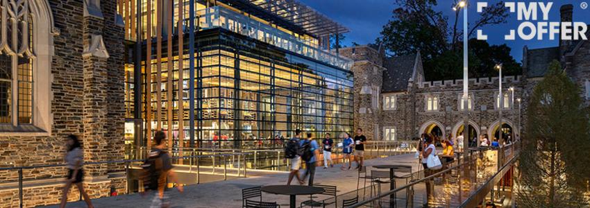 杜克大学留学福利：“玻璃屋”像是给学生搭了一个美食市集
